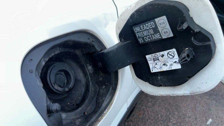 Nissan Qashqai 1.3 DiG-T MH N-Connecta 5dr Petrol Hatchback